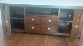 Mueble TV madera con puertas y cajones