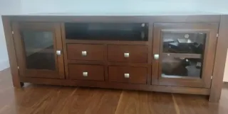 Mueble TV madera con puertas y cajones