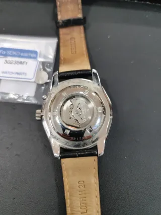 Reloj SEIKO kinetic 30235MY