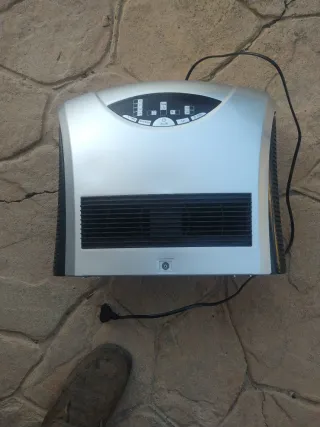 Ventilador de torre plateado