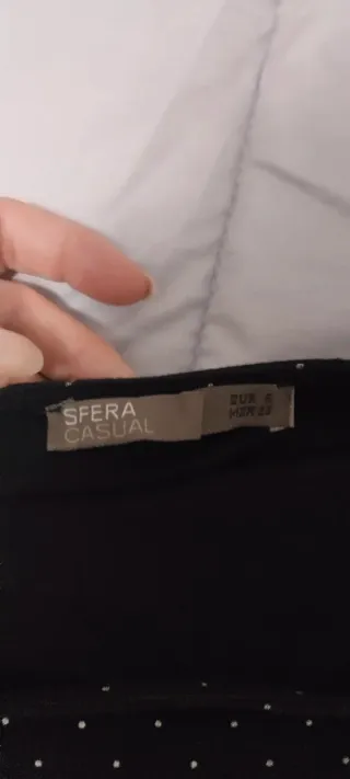 Vestido negro con lunares