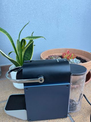 Cafetera Nespresso azul