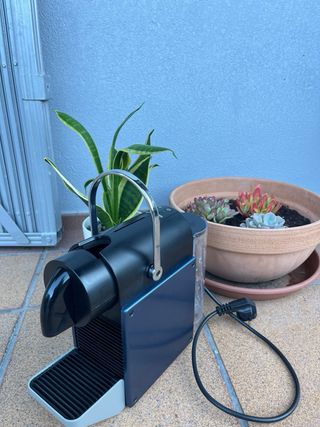 Cafetera Nespresso azul