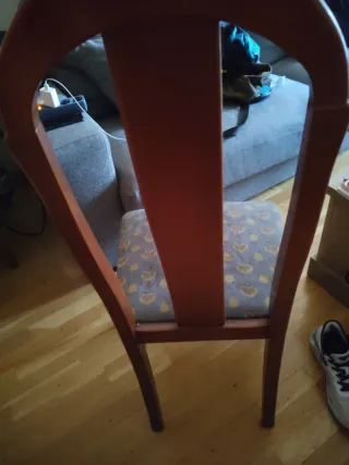 2 Sillas de Pino con Tapicería