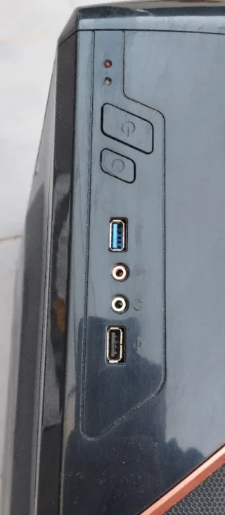 Caja PC Talius Negra y Naranja