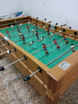 Futbolín de madera
