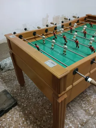 Futbolín de madera