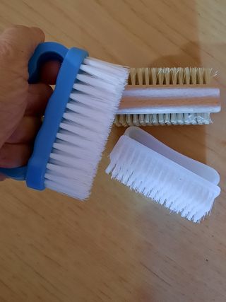 Set 3 spazzole per unghie