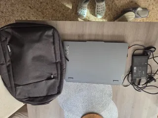 Portátil Lenovo LOQ 15IAX9 Gris