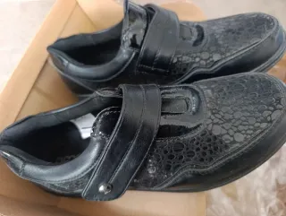 Zapatos cómodos Amarpies mujer negros