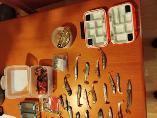 Lote señuelos pesca variados