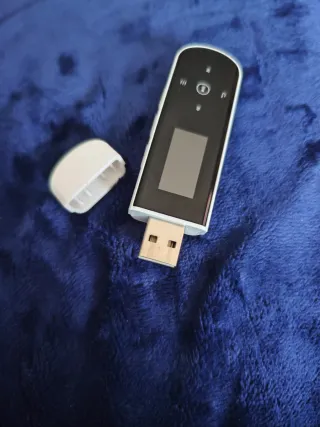 Reproductor MP3 Negro y Blanco