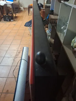 TV Bang & Olufsen Grande Roja