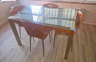 Mesa de cocina cristal y 4 sillas madera