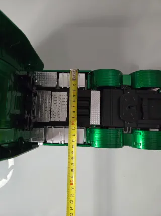 Camión RC Scania 770 V8 1:18 A estrenar