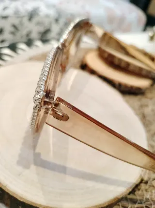 Gafas de lectura decoradas con brillantes