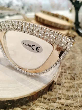 Gafas de lectura decoradas con brillantes