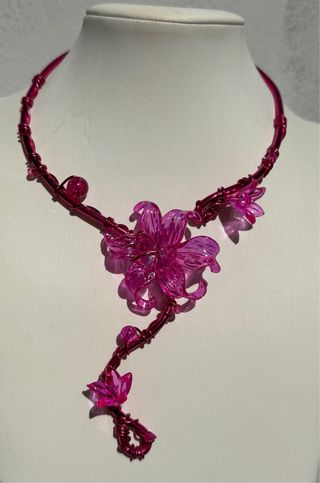 Collana girocollo floreale rosa