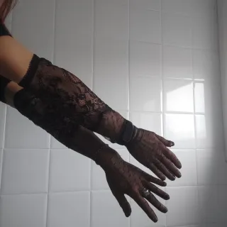 Guanti lunghi pizzo neri eleganti