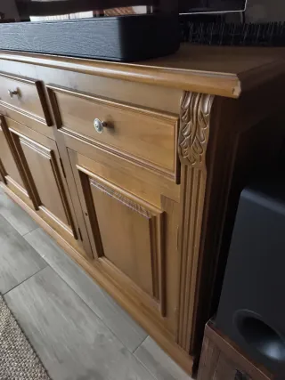 Aparador de madera para TV