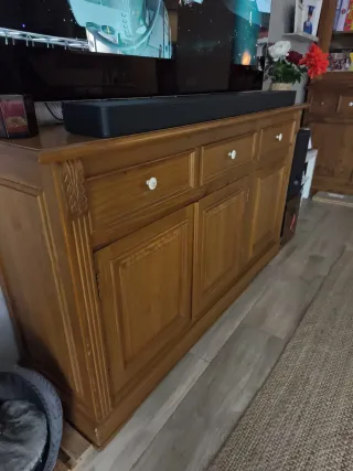 Aparador de madera para TV