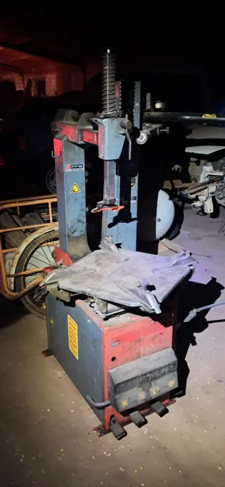 Desmontadora de neumáticos profesional