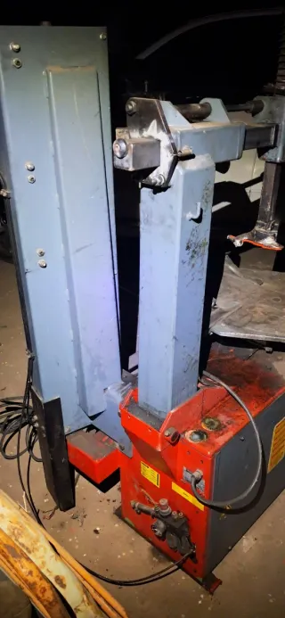 Desmontadora de neumáticos profesional