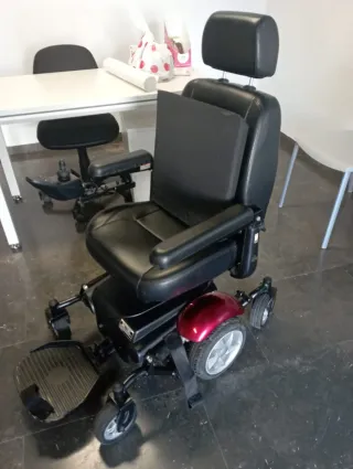 Silla de ruedas eléctrica Adas r300. Buen estado