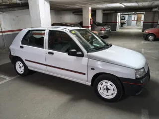 Renault Clio 1990