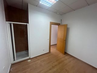 Local comercial en venta en Parque de la Paloma en Benalmádena