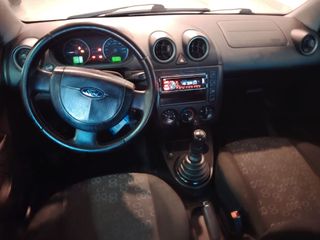Ford Fiesta 2004