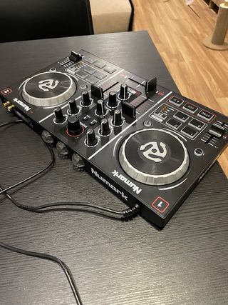 Numark Party Mix DJ Controller