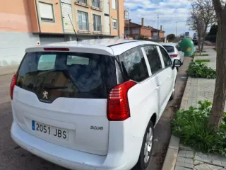 Peugeot 5008 2014