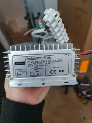 Fuente de alimentación Fiberlight 150W y 2 de 100w