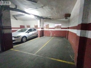 Garaje en venta en Sants en Barcelona