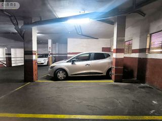 Garaje en venta en Sants en Barcelona