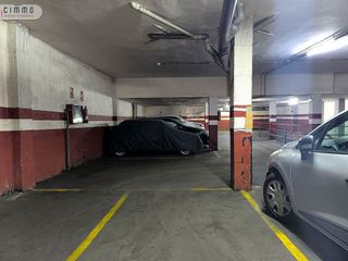 Garaje en venta en Sants en Barcelona