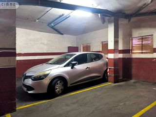 Garaje en venta en Sants en Barcelona