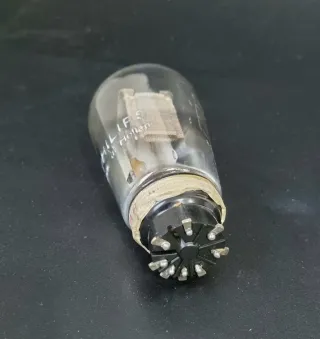 Radio Antigua Valvula AZ1