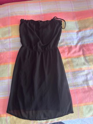Vestido negro sin tirantes