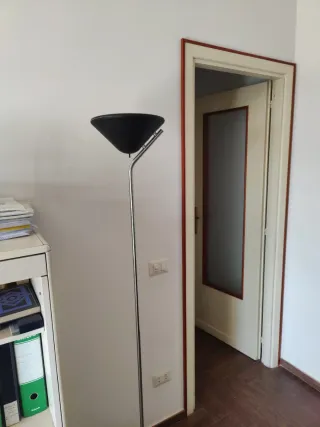 Lampada piantana design nero/argento