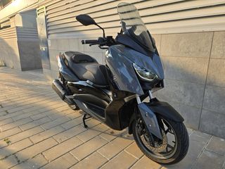 Yamaha XMAX 300 Scooter Negro/Gris