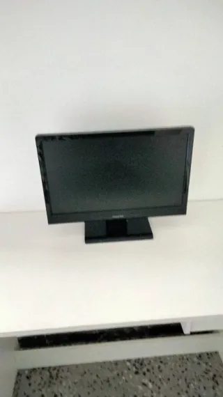 Escritorio, Silla y monitor tambien se vende separ