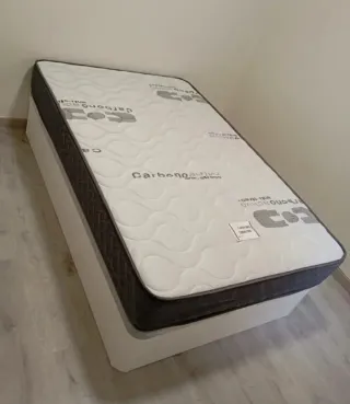 Grande liquidazione! Vendita di sofà letti e materassi nuovi