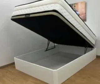 Grande liquidazione! Vendita di sofà letti e materassi nuovi