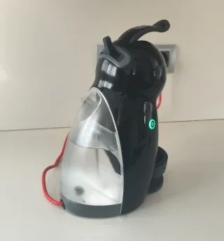 Cafetera Dolce Gusto Delonghi Negra