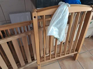 Cuna en muy buen estado,REGALO colchón,