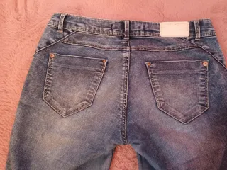 Pantalón vaquero largo ajustado