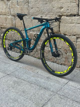 Bicicleta Giant Anthem 2022