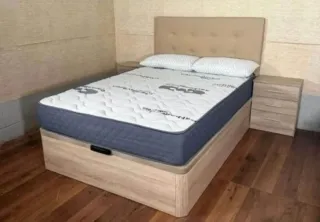 Canapés e materassi completamente nuovi in vendita